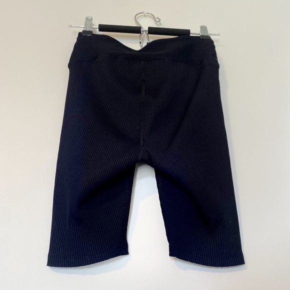 *NEW* RIBBED HIGH-WAISTED BIKE SHORT - Picture 5 of 6